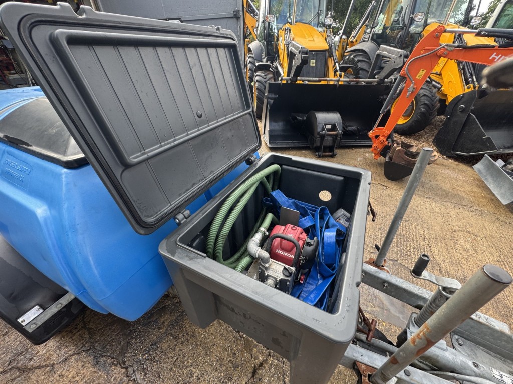 View FORD CARGO Water Bowser 1,000 Ltrs