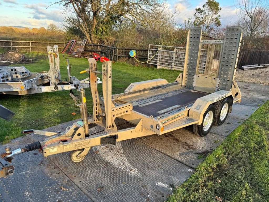 View FORD COURIER Brian James Cargo Plant 2 Trailer