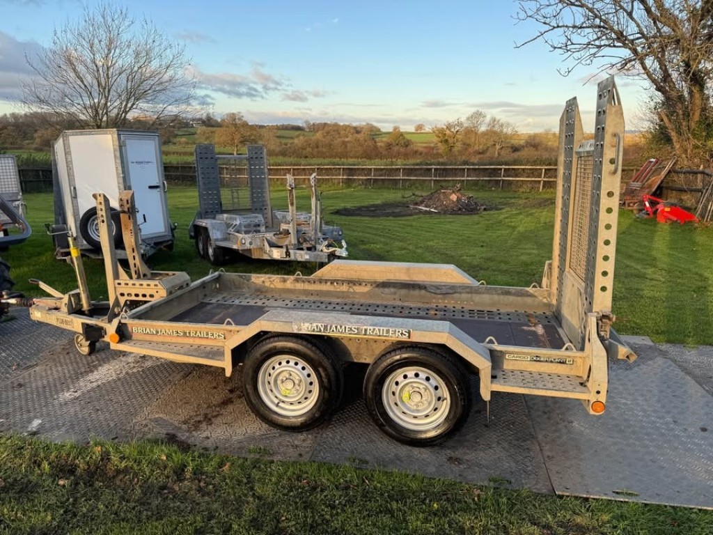 View FORD COURIER Brian James Cargo Plant 2 Trailer