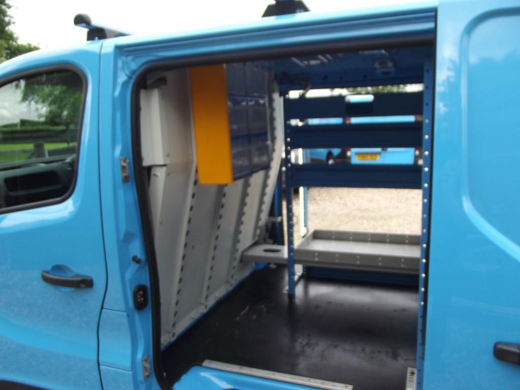 VAUXHALL VIVARO
