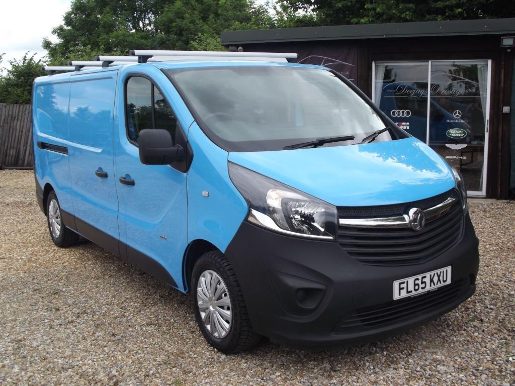 VAUXHALL VIVARO