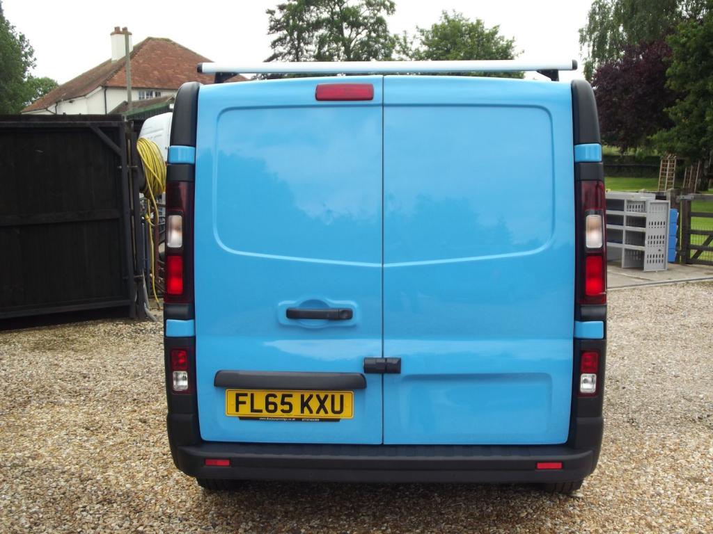 VAUXHALL VIVARO