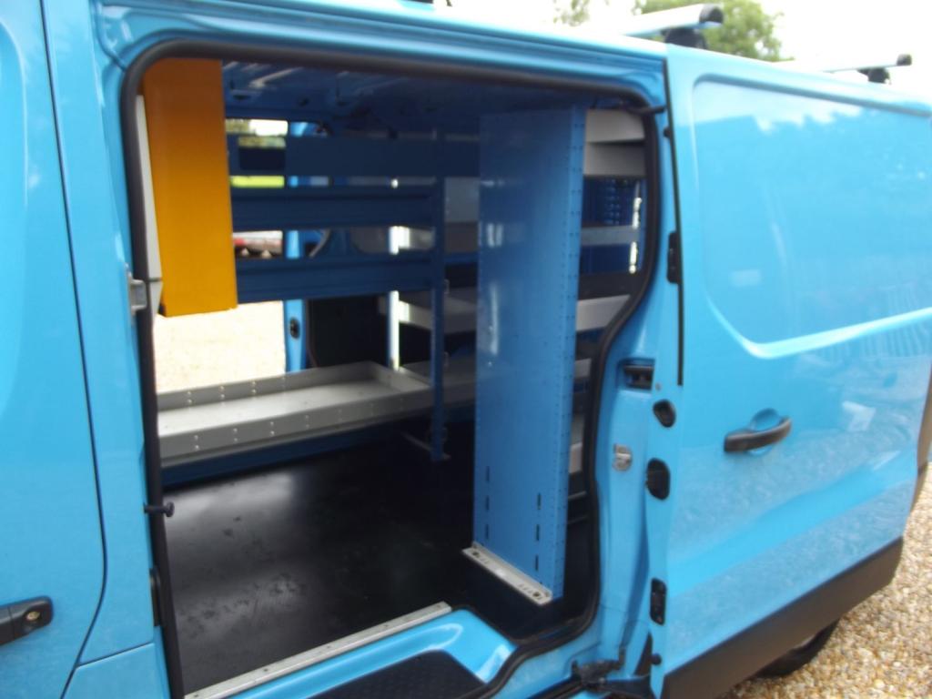 VAUXHALL VIVARO