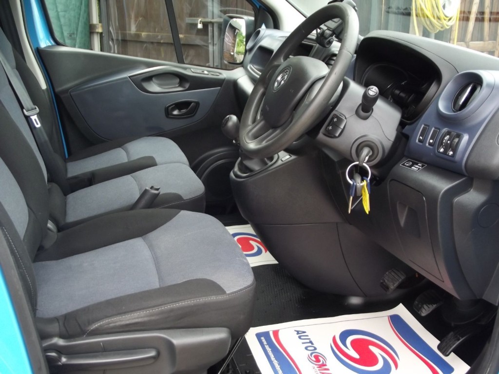 View VAUXHALL VIVARO 2900 L2H1 CDTI PV