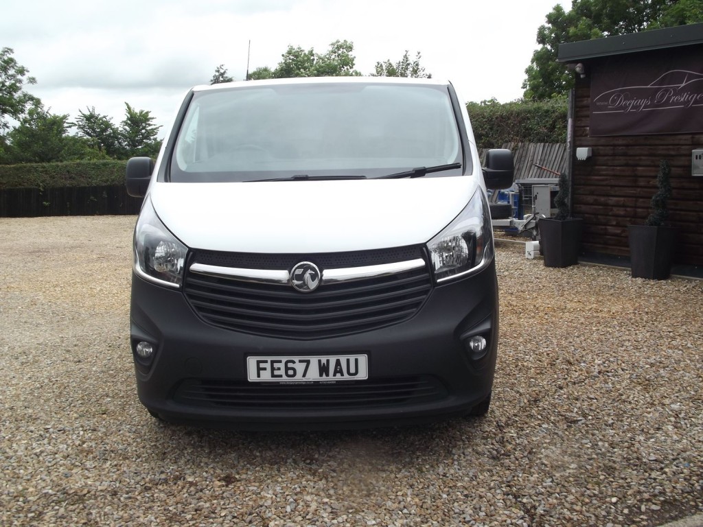 VAUXHALL VIVARO