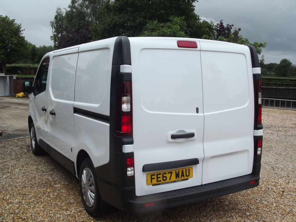 VAUXHALL VIVARO