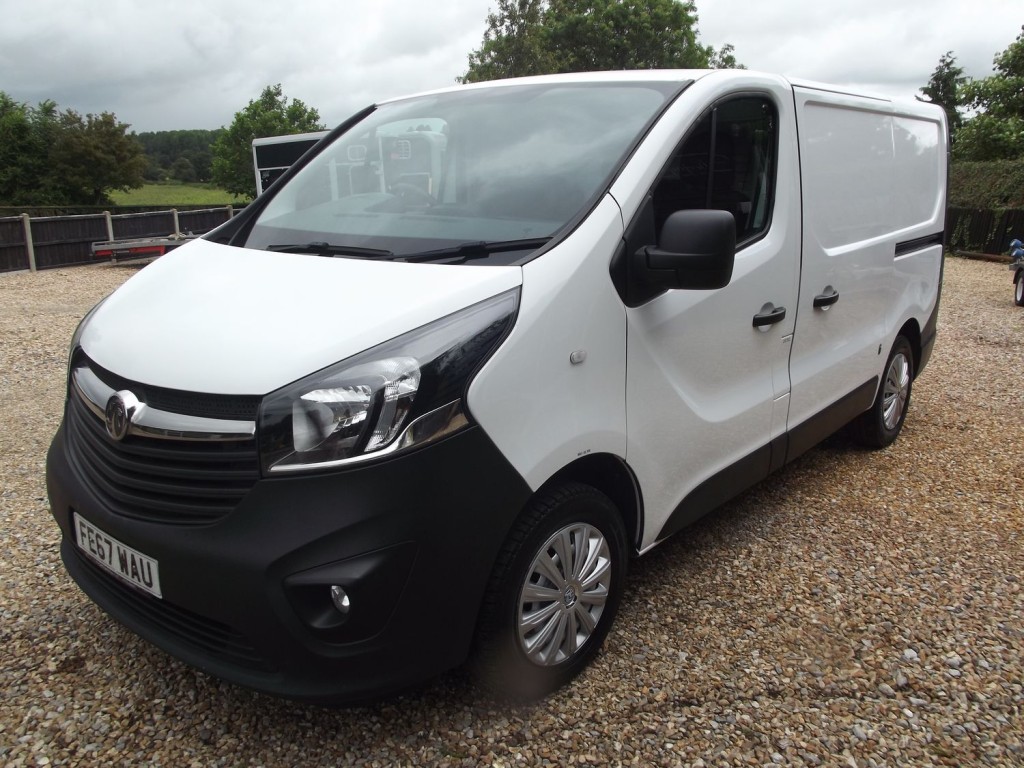 VAUXHALL VIVARO
