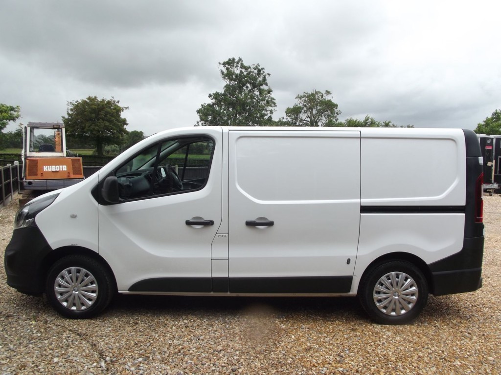 VAUXHALL VIVARO