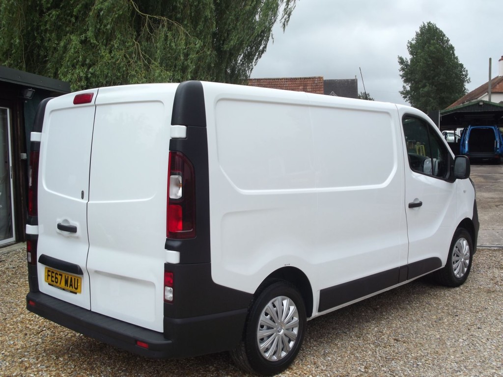 VAUXHALL VIVARO