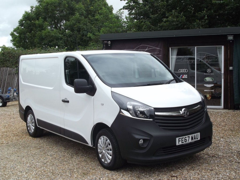 VAUXHALL VIVARO