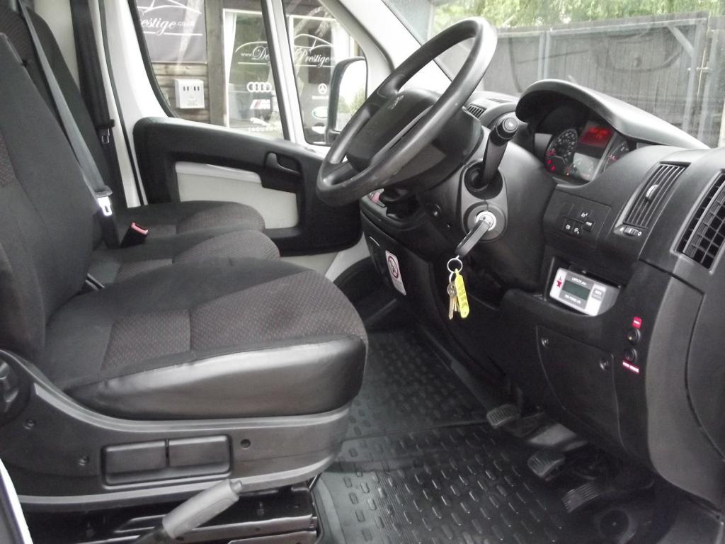View PEUGEOT BOXER HDI 335 L2 Tipper