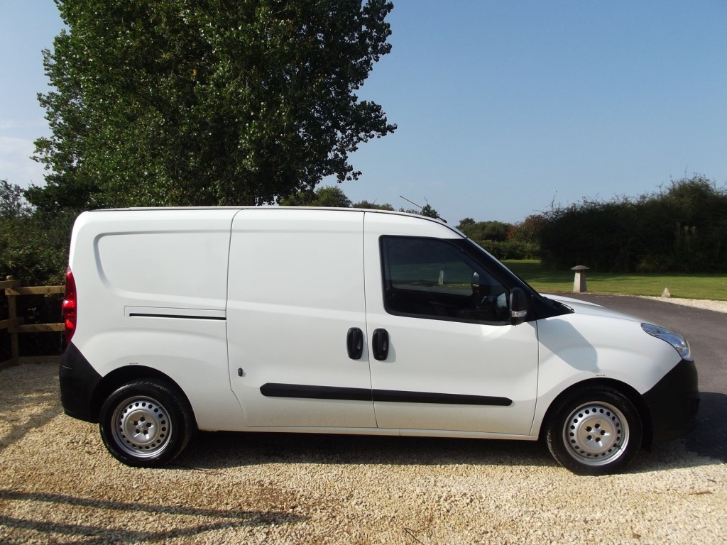 VAUXHALL COMBO
