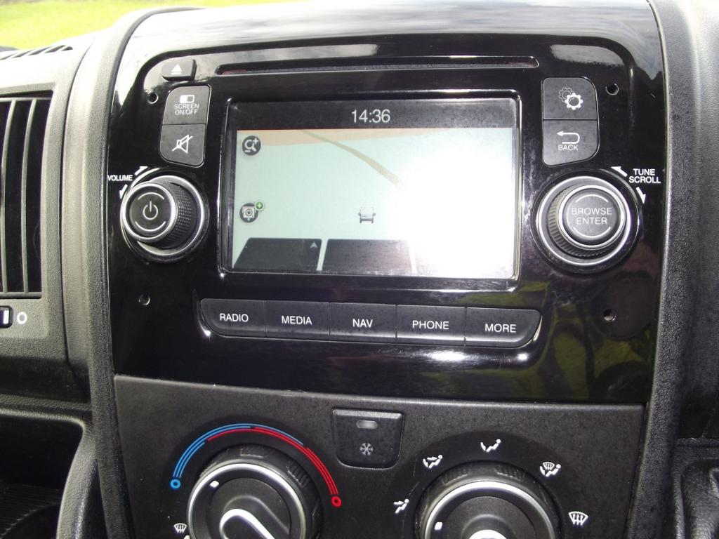 View PEUGEOT BOXER HDI 335 L3H2 PROFESSIONAL PV