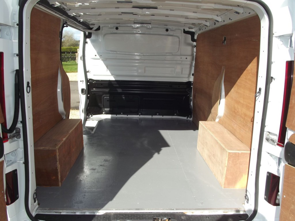VAUXHALL VIVARO
