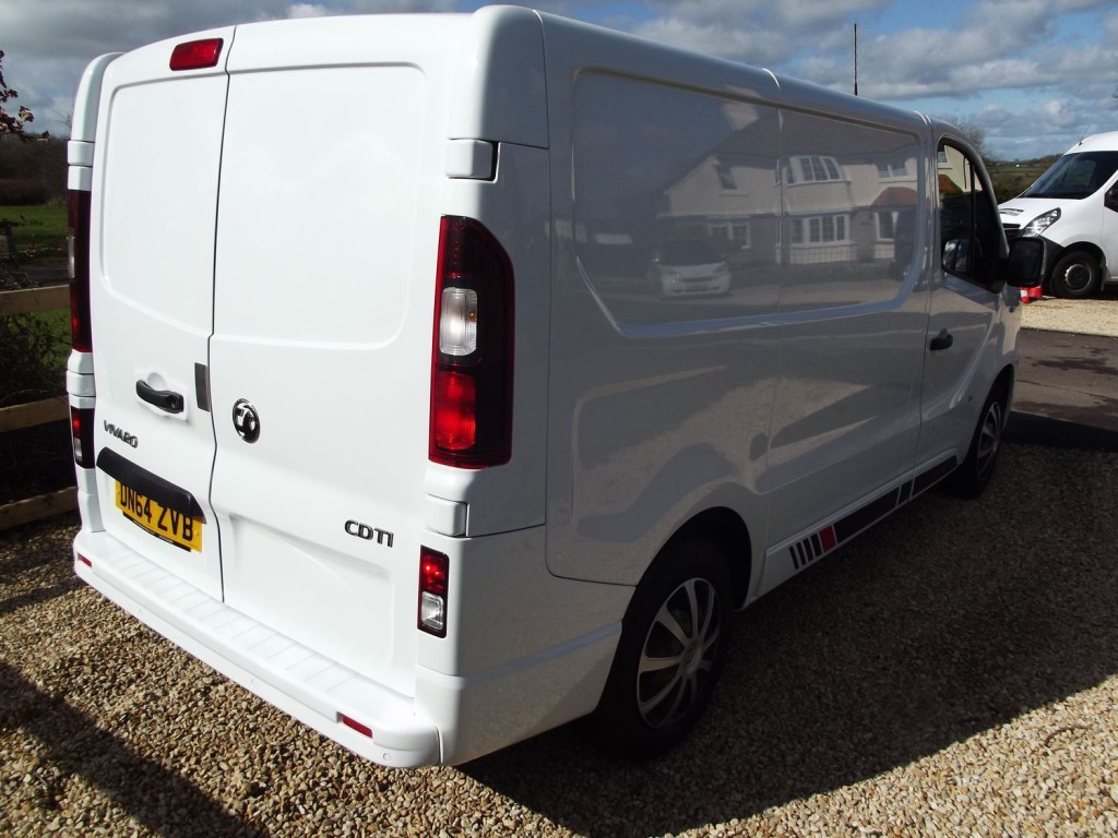 VAUXHALL VIVARO