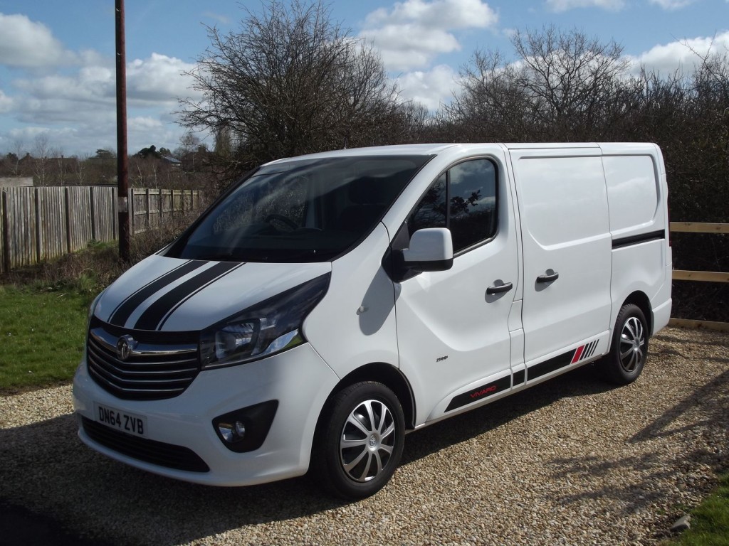 VAUXHALL VIVARO