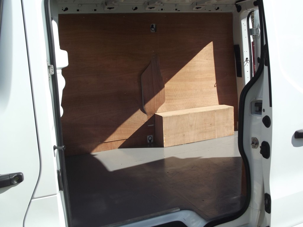 VAUXHALL VIVARO