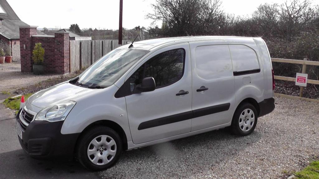 PEUGEOT PARTNER