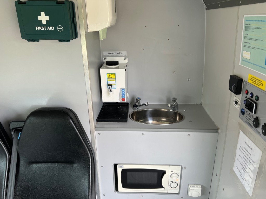 View FORD TRANSIT 350 SHR PV - Possible Campervan -