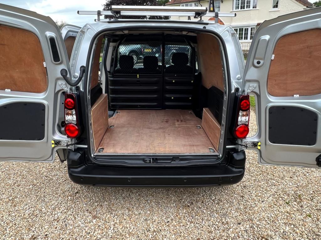 View PEUGEOT PARTNER BLUE HDI SS PROFESSIONAL L1 850