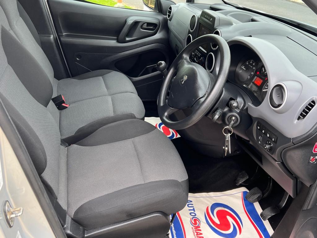 View PEUGEOT PARTNER BLUE HDI SS PROFESSIONAL L1 850