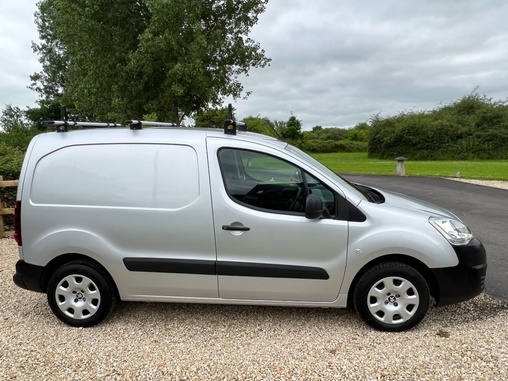 PEUGEOT PARTNER