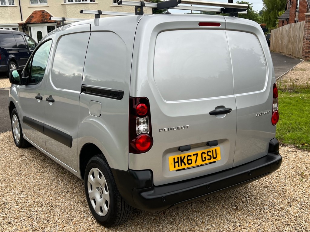 PEUGEOT PARTNER