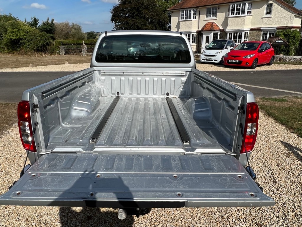 NISSAN NAVARA