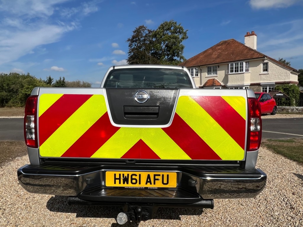 NISSAN NAVARA