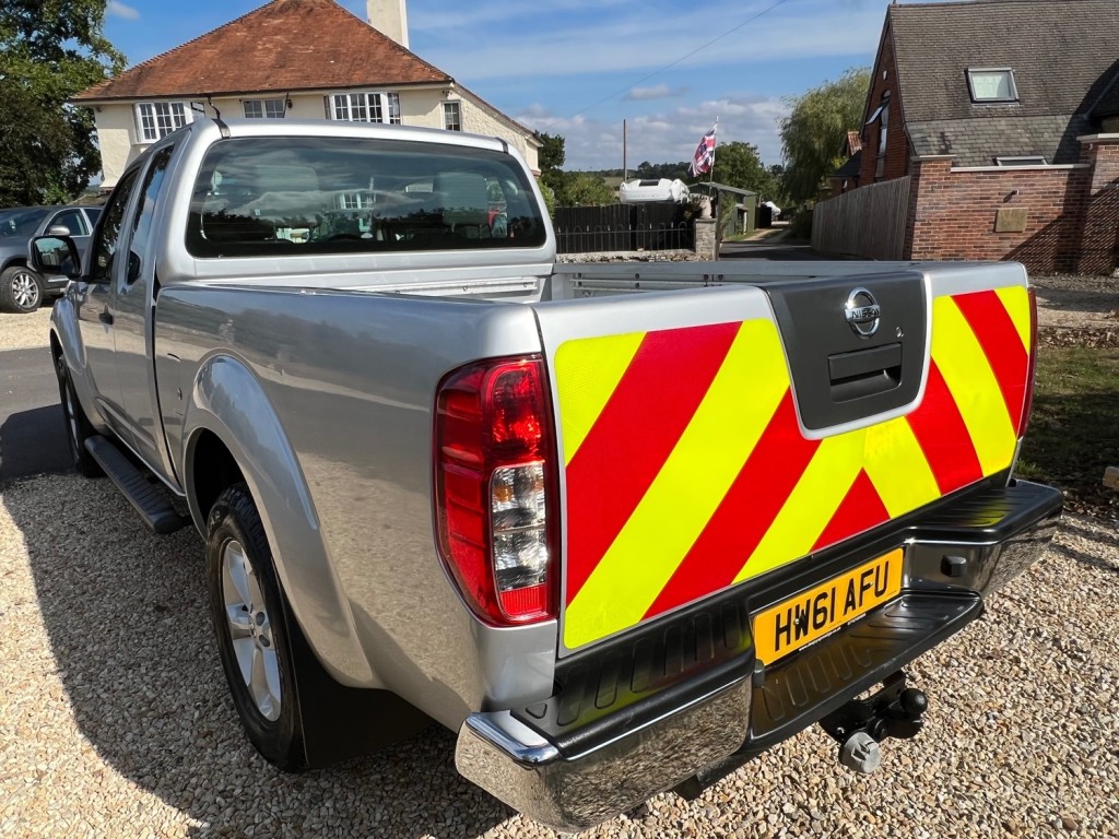 NISSAN NAVARA