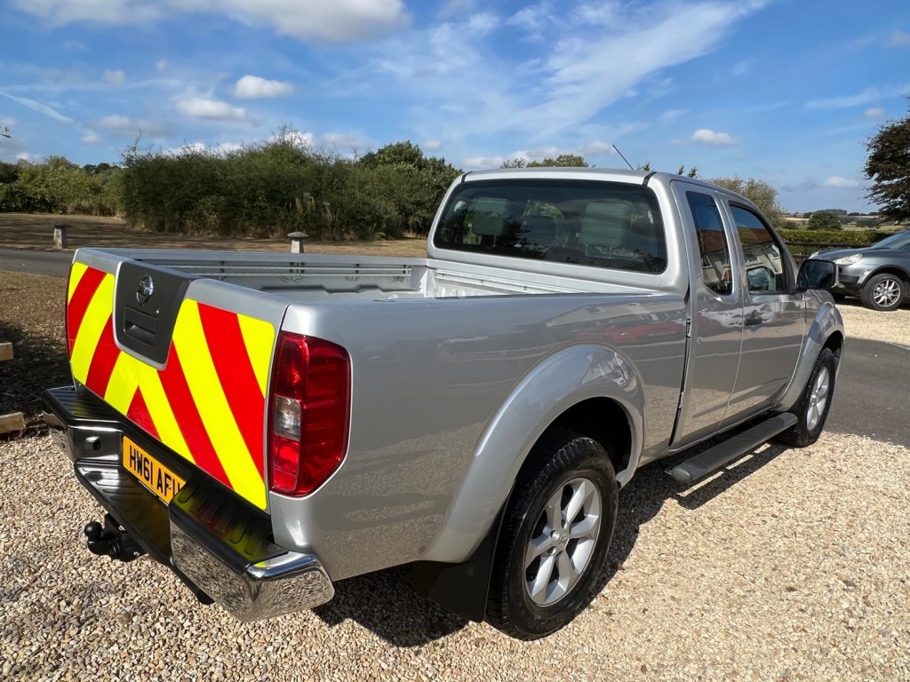 NISSAN NAVARA