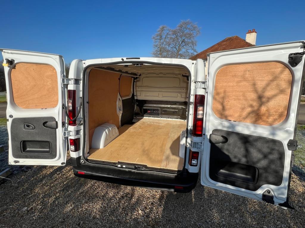 RENAULT TRAFIC