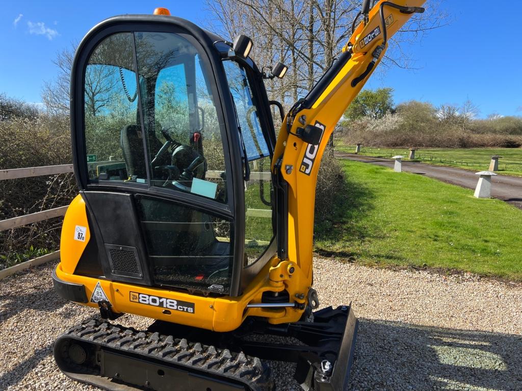 JCB 4CX