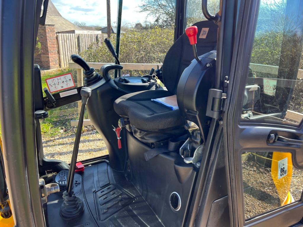 JCB 4CX
