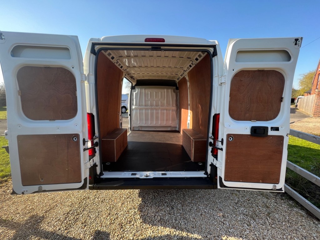 View PEUGEOT BOXER BLUE HDI 335 L2 H2 PROFESSIONAL