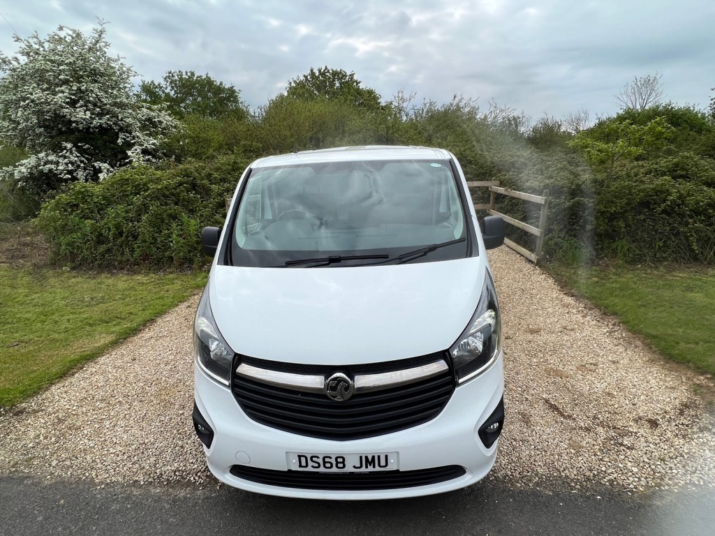 VAUXHALL VIVARO