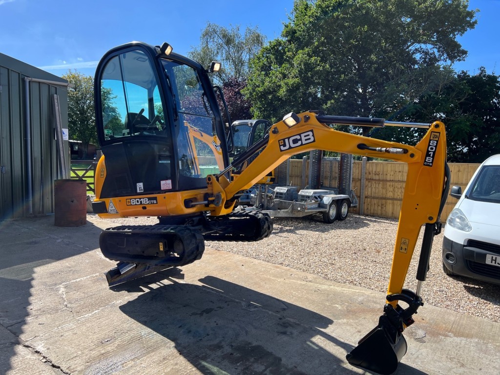 View 1925 CROSSLEY JCB 8018 CTS