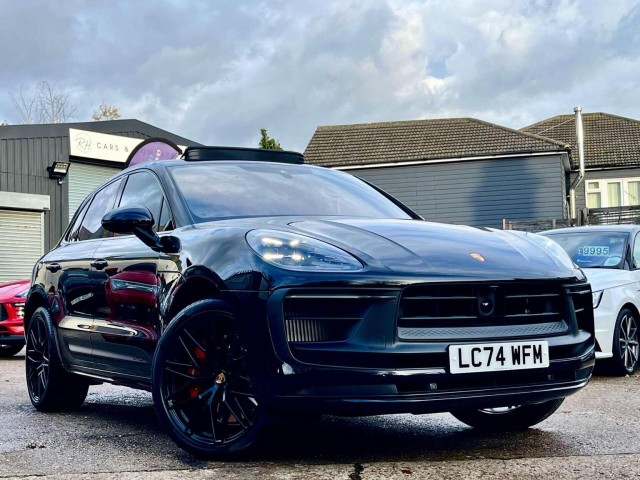 PORSCHE MACAN