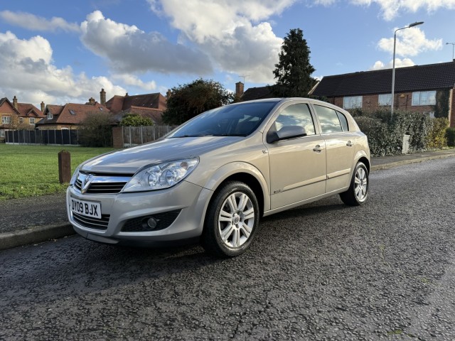 VAUXHALL ASTRA