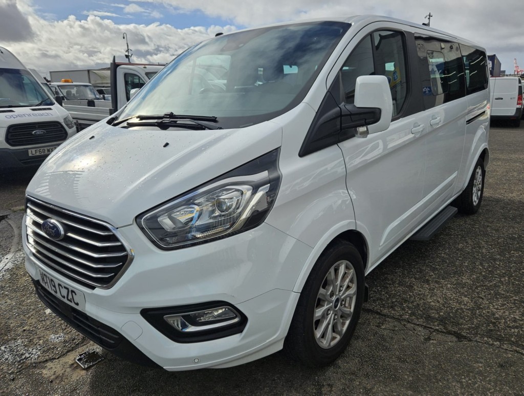 View FORD TOURNEO CUSTOM 2.0 310 EcoBlue Titanium