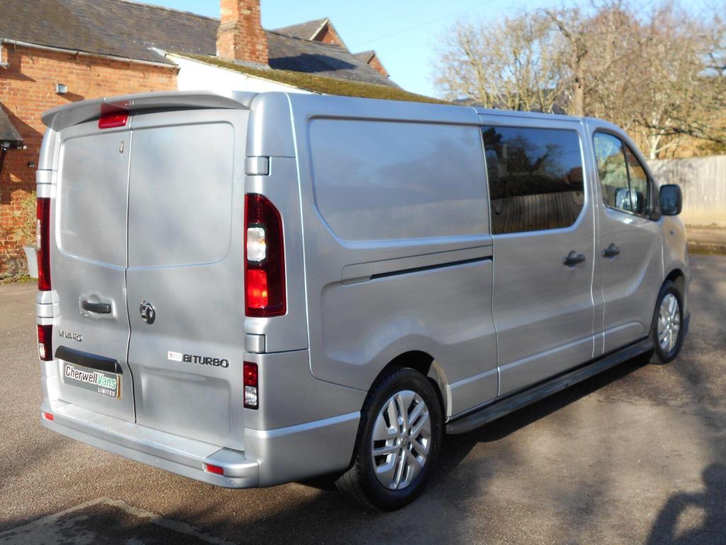 VAUXHALL VIVARO