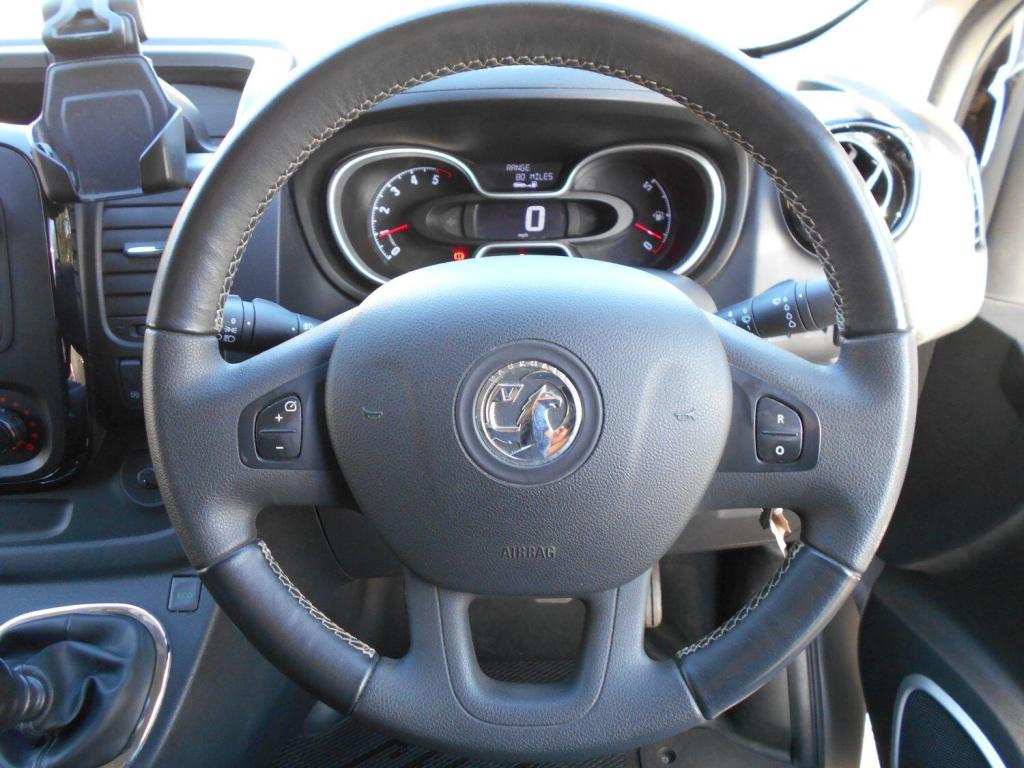 VAUXHALL VIVARO