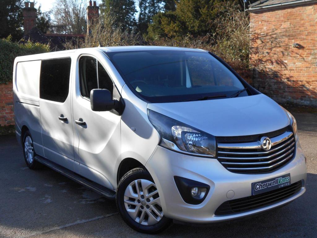 VAUXHALL VIVARO