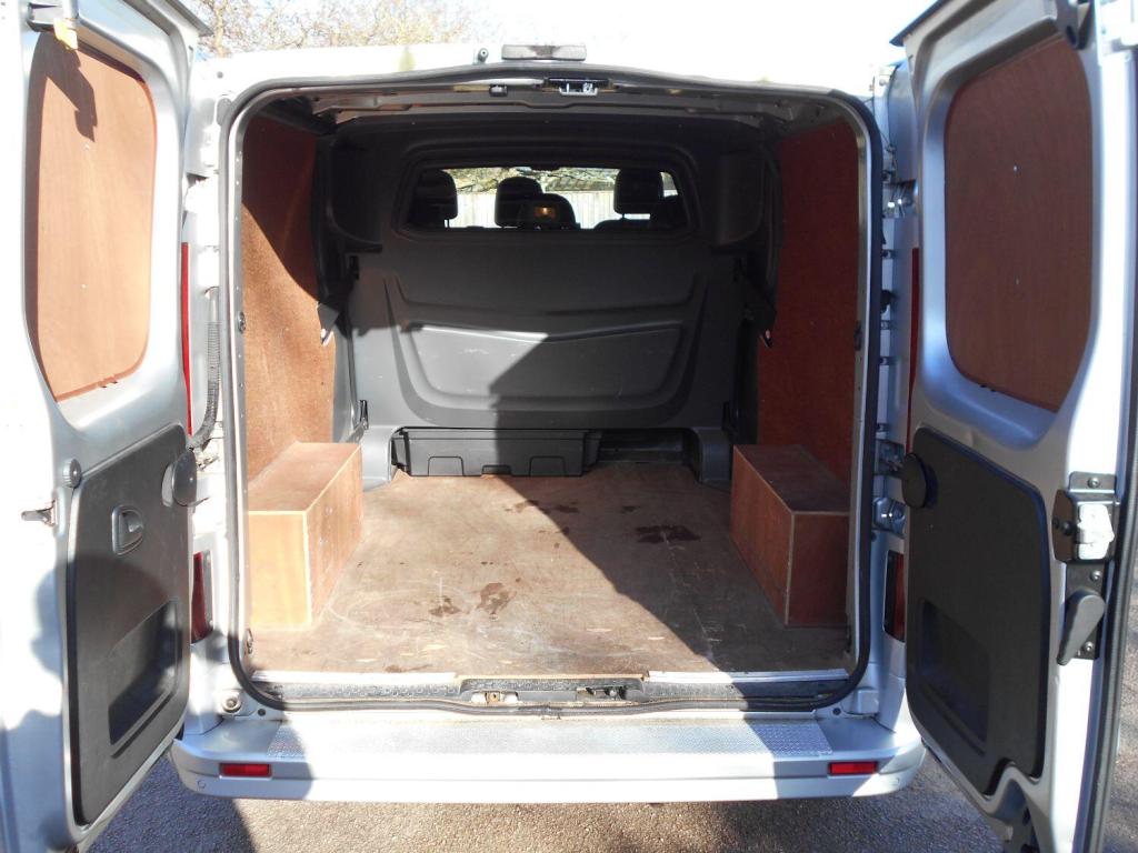 VAUXHALL VIVARO