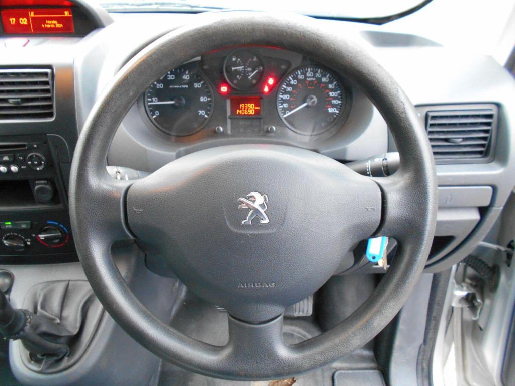 PEUGEOT EXPERT