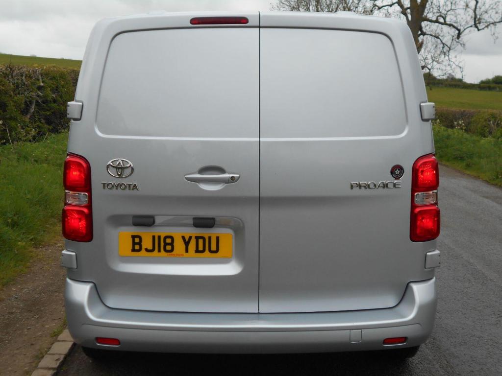 TOYOTA PROACE
