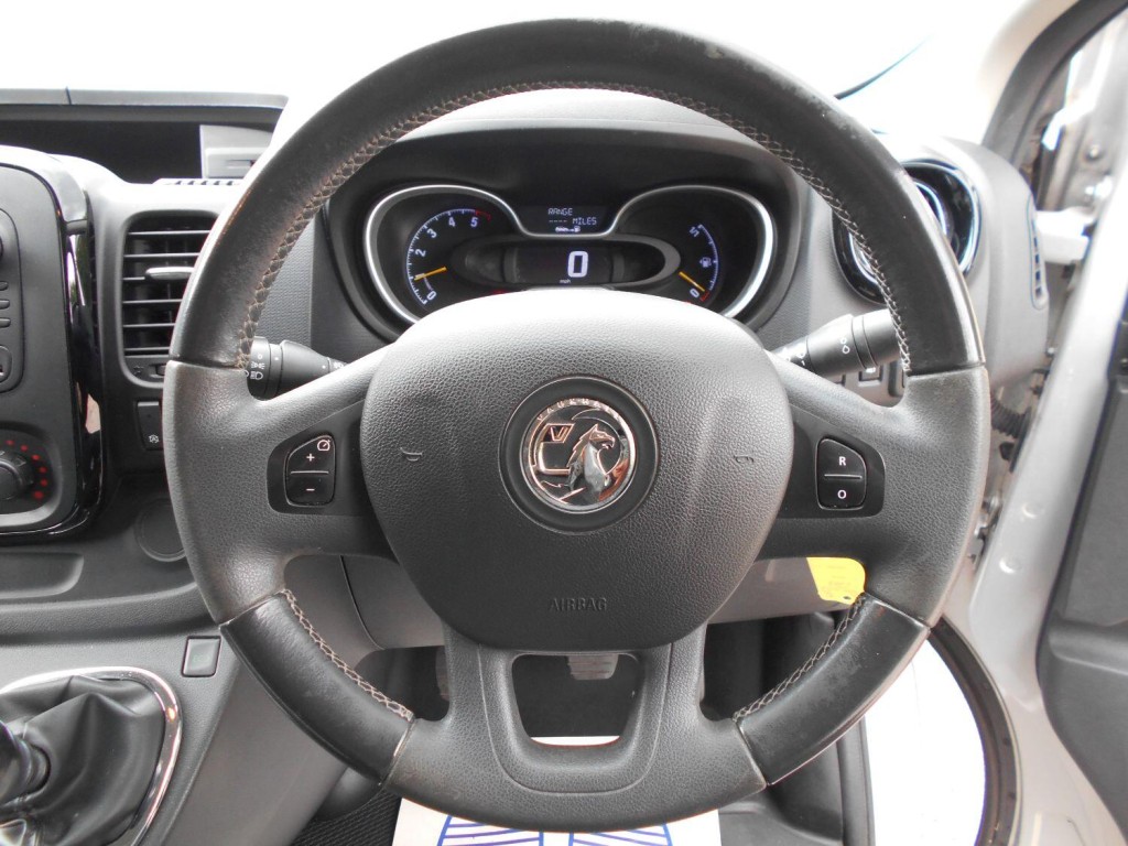 VAUXHALL VIVARO