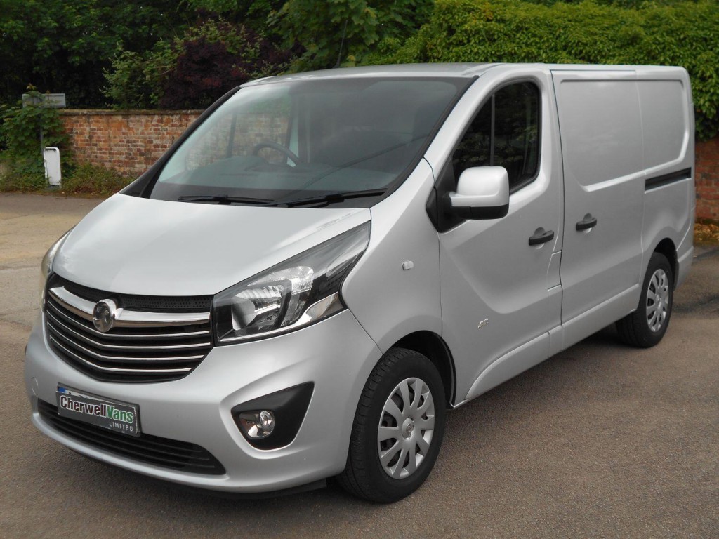 View VAUXHALL VIVARO 1.6 CDTi 2700 BiTurbo ecoFLEX Sportive 140bhp SWB Panel Van *NO VAT*