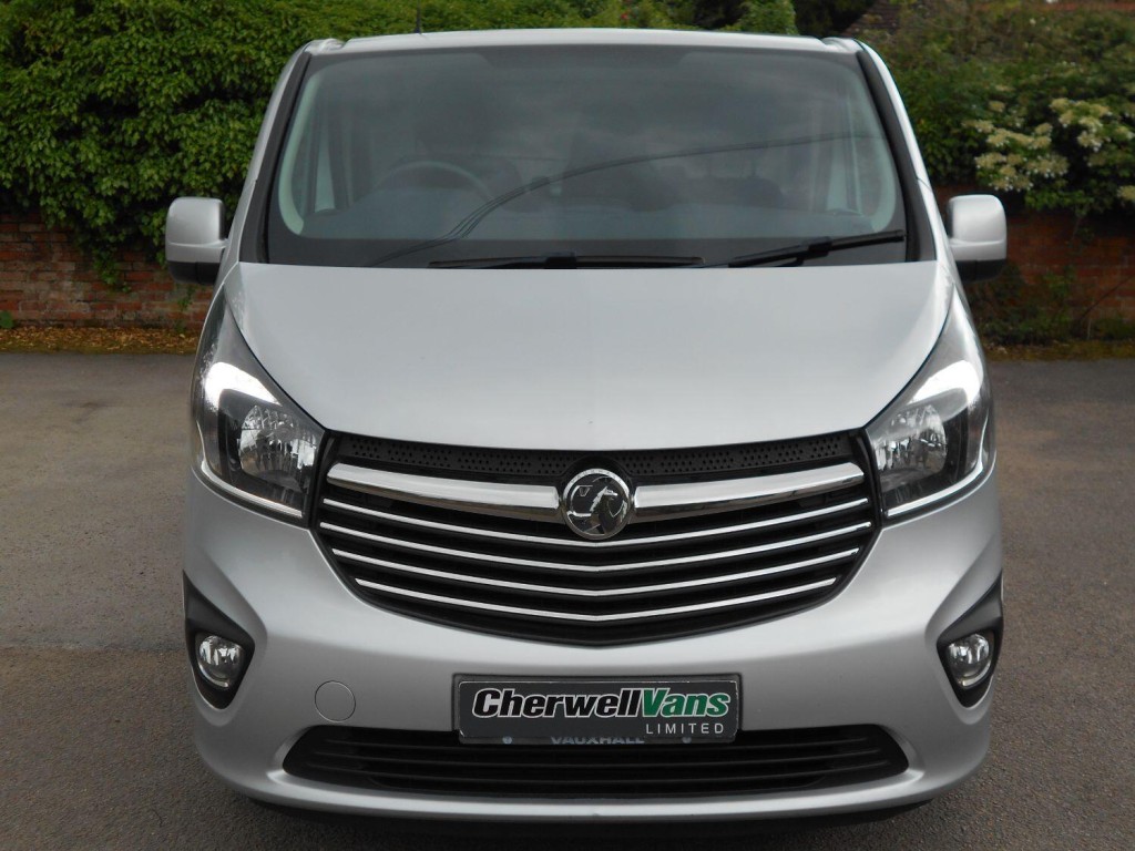 View VAUXHALL VIVARO 1.6 CDTi 2700 BiTurbo ecoFLEX Sportive 140bhp SWB Panel Van *NO VAT*