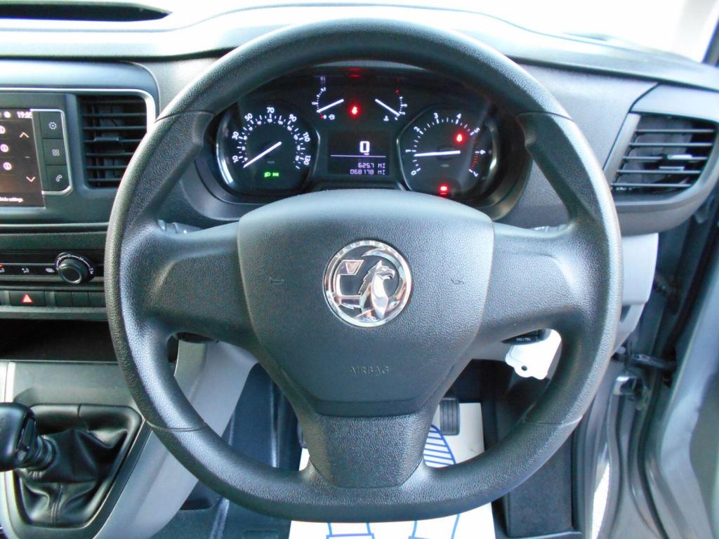 VAUXHALL VIVARO